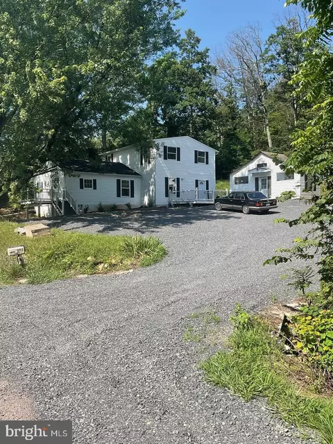 7464 Pawpaw Rd, Paw Paw, WV 25434
