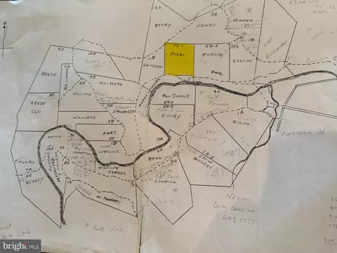 Ginevan Road, Paw Paw, WV 25434