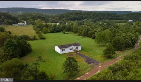 305 N River Run Blvd, Delray, WV 26714