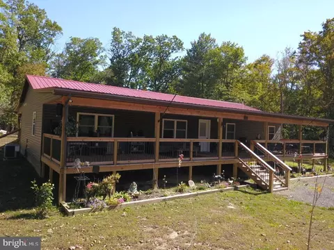 91 Rock Face Rd, Levels, WV 25431