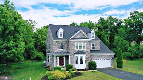 310 Declaration Dr, Charles Town, WV 25414 photo 1
