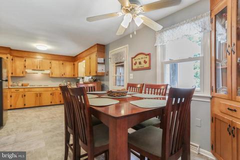 214 W Sixth Ave, Ranson, WV 25438 photo 23