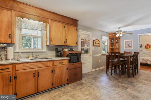 214 W Sixth Ave, Ranson, WV 25438 photo 19