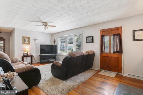 214 W Sixth Ave, Ranson, WV 25438 photo 13