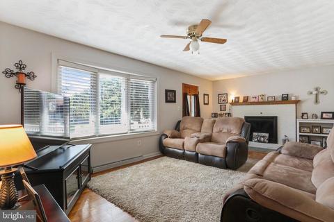 214 W Sixth Ave, Ranson, WV 25438 photo 15
