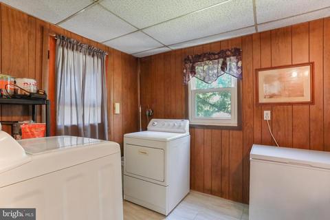 214 W Sixth Ave, Ranson, WV 25438 photo 24