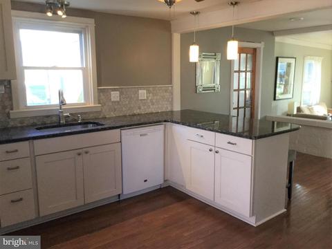 124 W 6th Ave, Ranson, WV 25438 photo 11