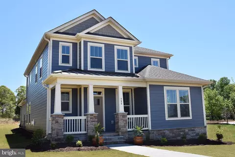 202 Holly Springs Dr, Charles Town, WV 25414