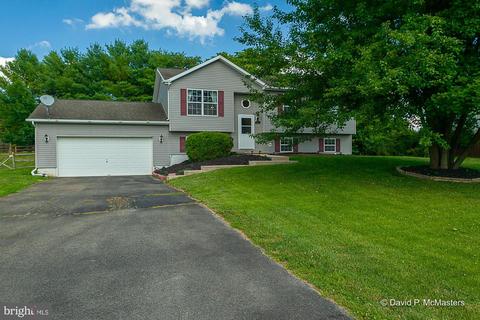 719 Oak Lee Dr, Ranson, WV 25438 photo 1
