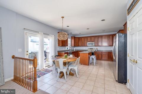 32 Watercourse Dr, Ranson, WV 25438 photo 18