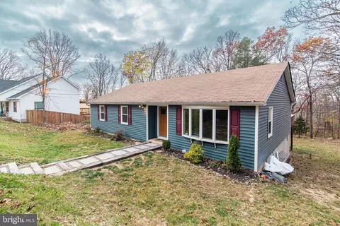 465 Red Bird Ln, Harpers Ferry, WV 25425
