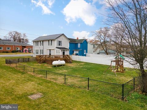 106 W 5th Ave, Ranson, WV 25438 photo 2