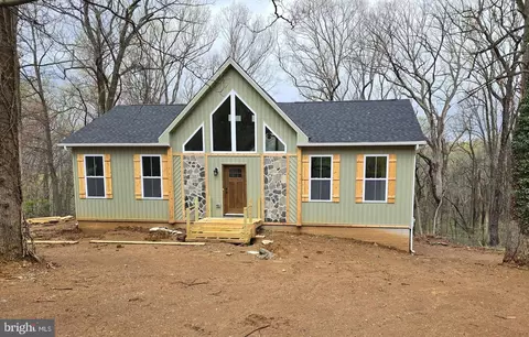 213 Locust Dr, Harpers Ferry, WV 25425