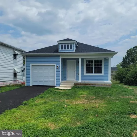 750 Jefferson Ave, Charles Town, WV 25414