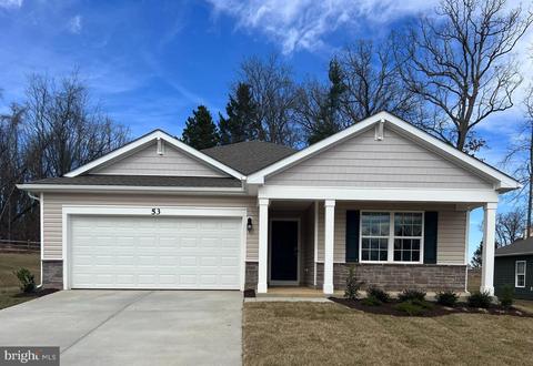 53 Centergate Dr, Charles Town, WV 25414