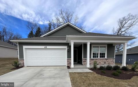 91 Centergate Dr, Charles Town, WV 25414