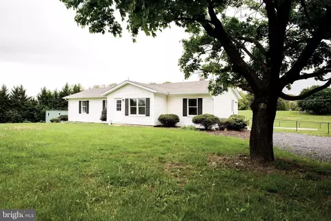 17 Southard Ln, Kearneysville, WV 25430