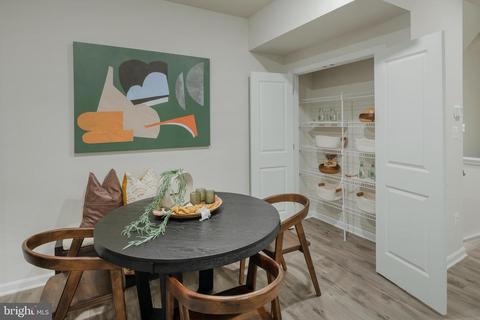 102 Extrovert Dr, Charles Town, WV 25414