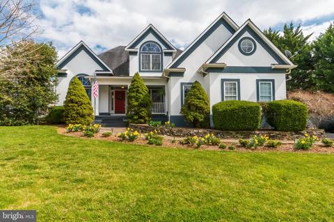 168 Meadow Ridge Dr, Shepherdstown, WV 25443