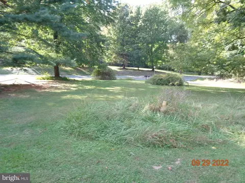 Ray Ridge Ln, Harpers Ferry, WV 25425