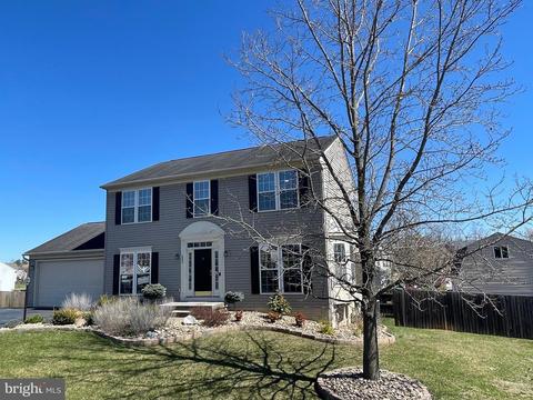 283 Pommel Ln, Charles Town, WV 25414