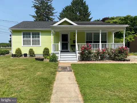 501 S Seminary St, Charles Town, WV 25414