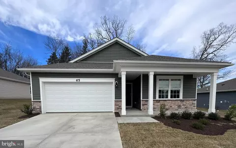 197 Centergate Dr, Charles Town, WV 25414