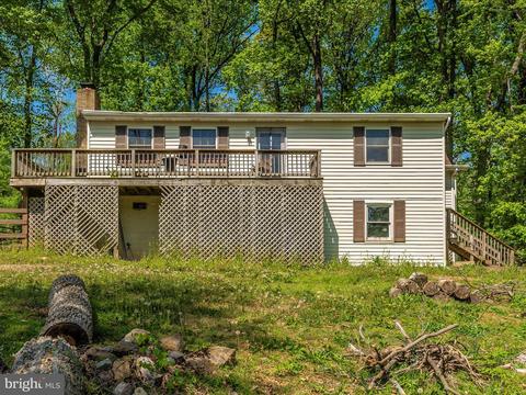 288 Shenandoah River Dr, Harpers Ferry, WV 25425