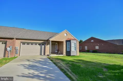 23 Brookline Dr, Charles Town, WV 25414