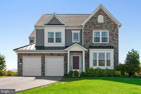 28 Quaking Aspen Way, Charles Town, WV 25414