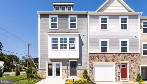 20 Orchard Green Dr, Charles Town, WV 25414