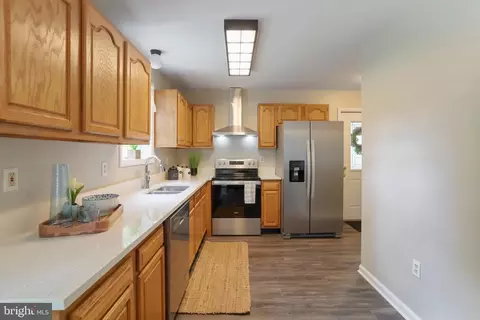 65 Thomson St, Summit Point, WV 25446 photo 10