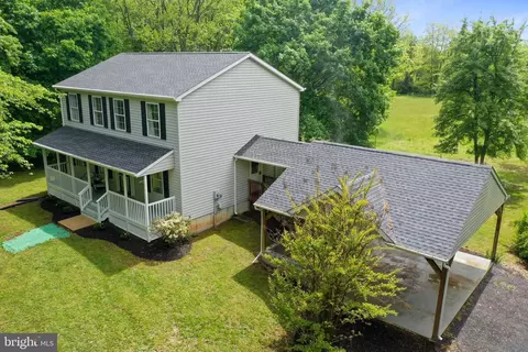 65 Thomson St, Summit Point, WV 25446