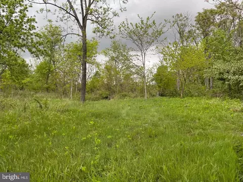 7 Jamestown Road, Summit Point, WV 25446