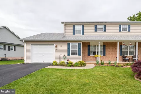 145 Westhall Dr, Charles Town, WV 25414