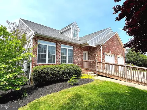 276 Brookline Dr, Charles Town, WV 25414