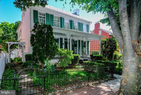 211 W New St, Shepherdstown, WV 25443