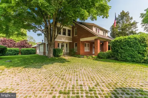 106 N Duke St, Shepherdstown, WV 25443