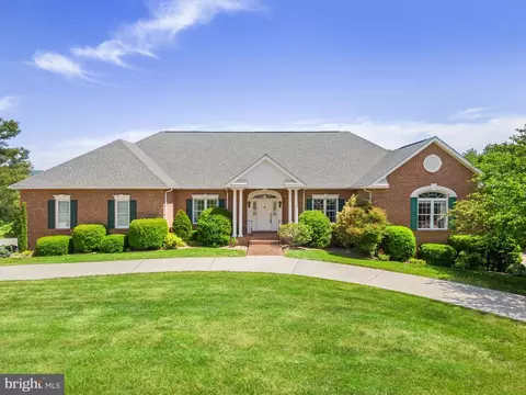 250 Eastland Dr, Charles Town, WV 25414