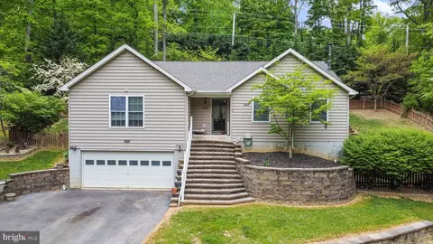 449 Shagbark Ln, Harpers Ferry, WV 25425