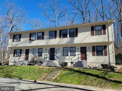 1005 Lower Clubhouse Dr, Harpers Ferry, WV 25425
