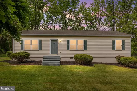 74 Saddlebred Ln, Kearneysville, WV 25430