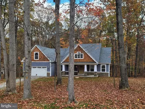 610 Multnomah Ln, Harpers Ferry, WV 25425