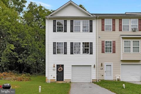 212 Ann St, Charles Town, WV 25414
