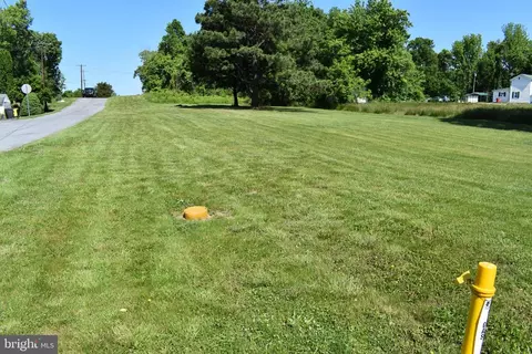 422 Good Folks Rd, Kearneysville, WV 25430