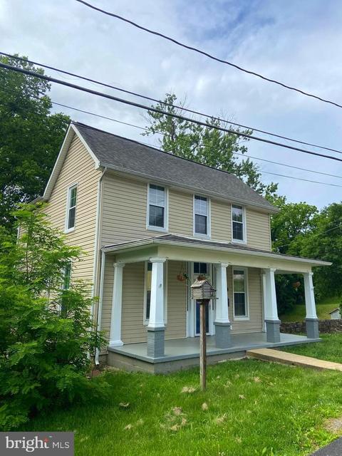 521 W Washington St, Charles Town, WV 25414