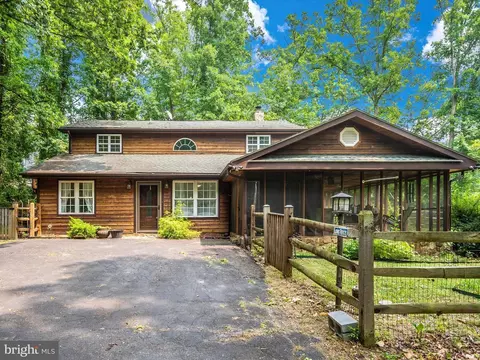 16 Gingerbread Ln, Harpers Ferry, WV 25425
