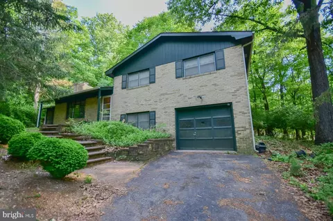 477 Persimmon Pear Ln, Harpers Ferry, WV 25425
