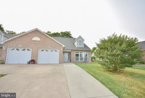 120 Brookline Dr, Charles Town, WV 25414
