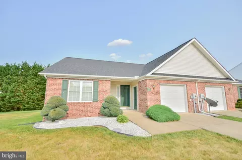 70 Westhall Dr, Charles Town, WV 25414